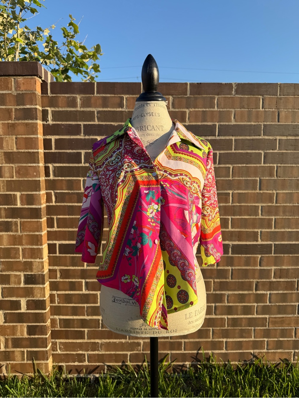 Temu Vibrant Pink Paisley Tie-Front Crop Shirt